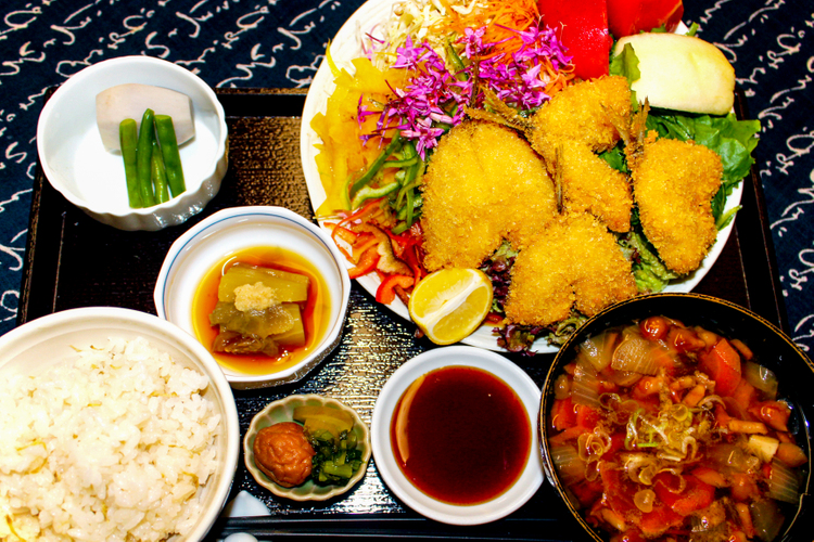 だしの名残 おふくわけのアジフライ定食