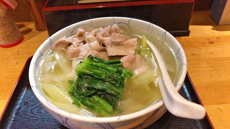 手打ちうどん「恵(けい)」の温かい肉うどん