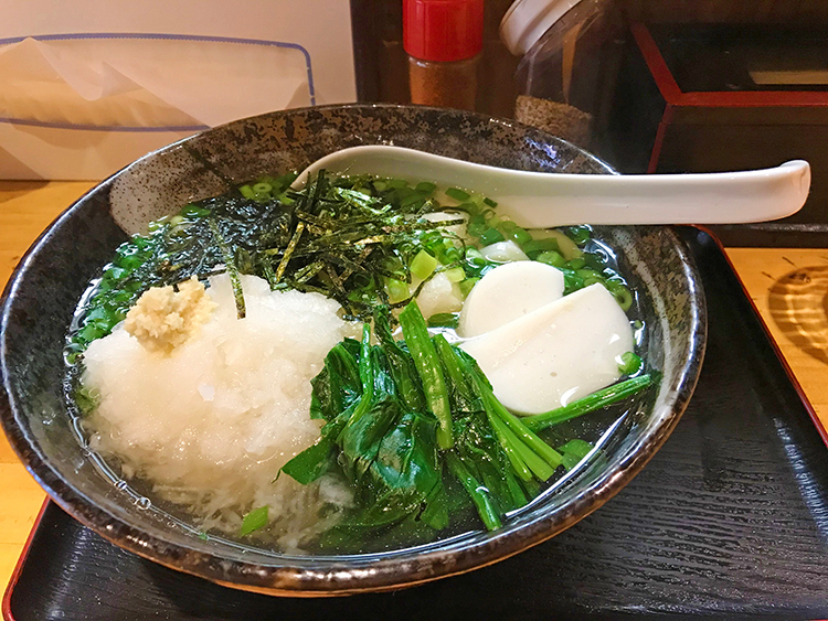 手打ちうどん「恵(けい)」の温かいもちうどん