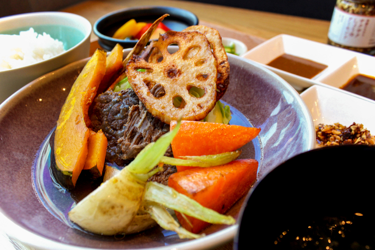 こころダイニング 吉祥寺店の牛肉の和風煮込み