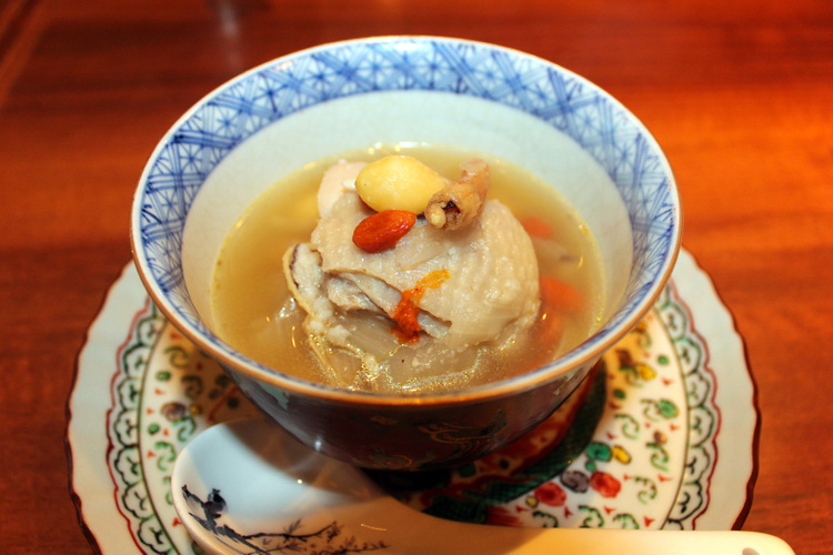 「中国料理 仙ノ孫」の薬膳スープ