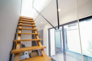 建築現場でも使用されている丈夫なネットを張ったのでお子さまにも安心です。