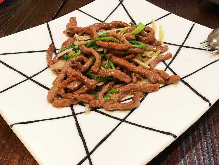 中國名菜 孫（そん）の牛ロース肉の黒胡椒香草炒め