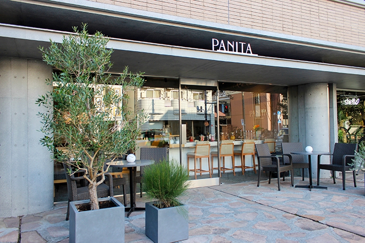 CAFE & KITCHEN PANITAの店頭