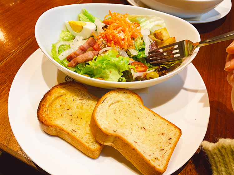 「chai break（チャイブレイク）」のサラダランチ