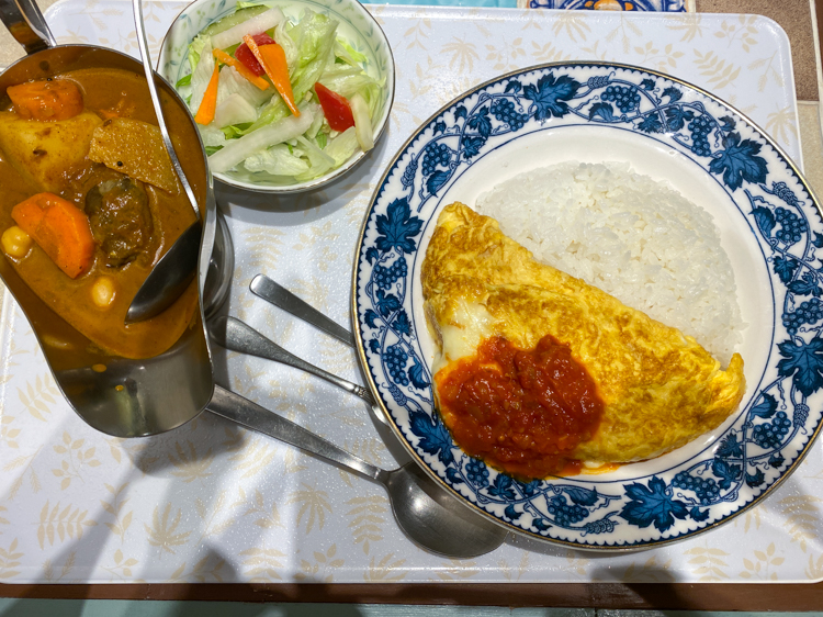 アルーク阿佐ヶ谷のチーズオムレツカレー