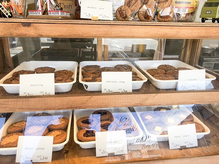 K’s&Brownieのショーケースに並ぶブラウニー