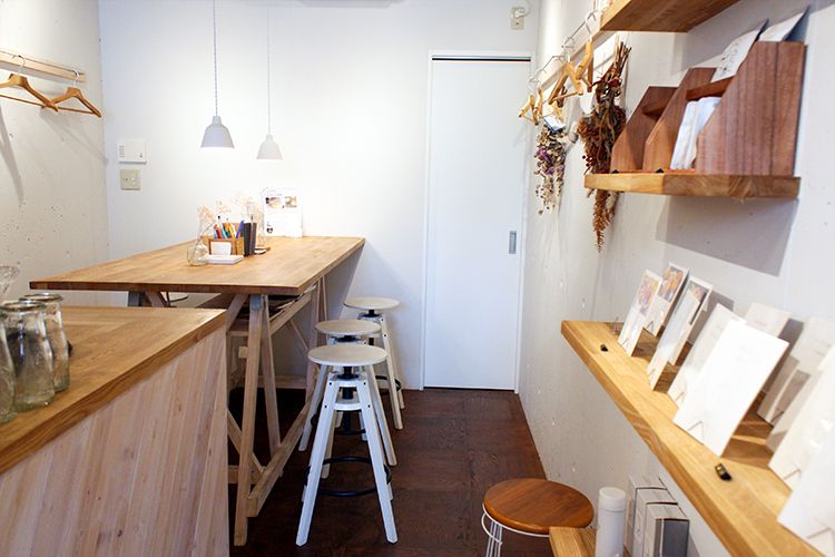 「カフェトリエ」の店内