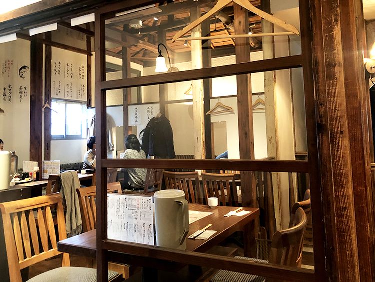 吉祥寺マグロ食堂魚金の店内