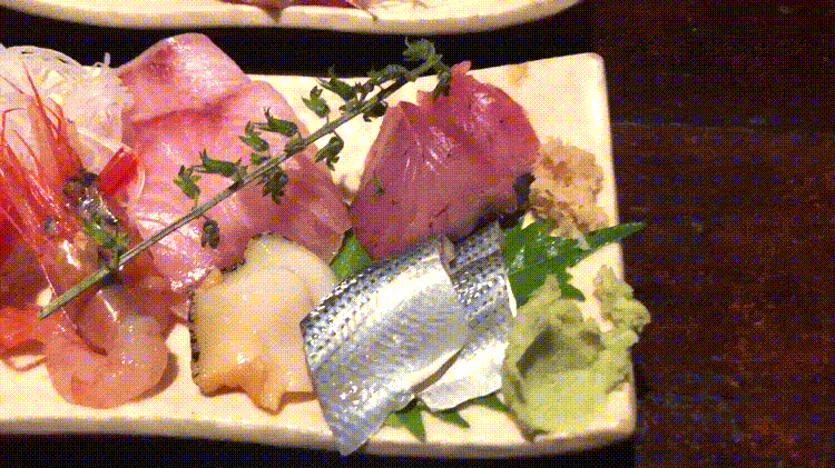 鮮魚屋のコハダ、つぶ貝、甘海老、マグロ(中トロ)、ブリ、カツオ