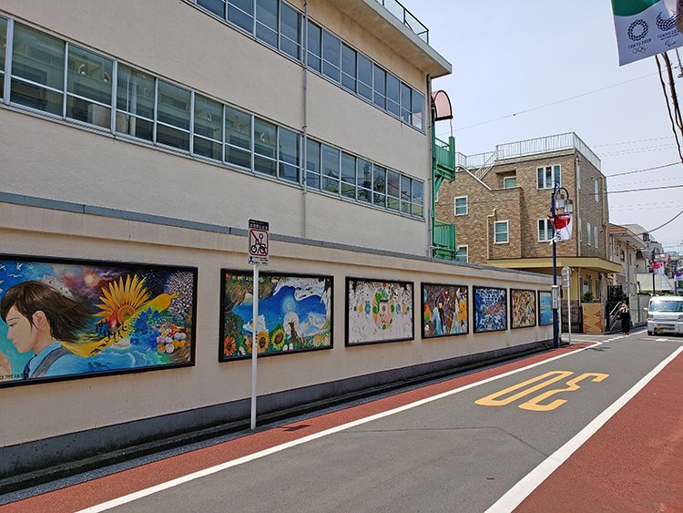 東急百貨店脇道