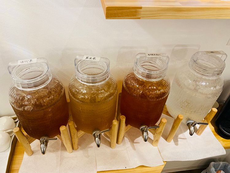 lojiurakitchenのほうじ茶・黒豆茶・ルイボスティー・水