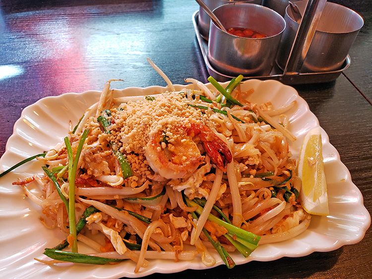 ラオ・タイ食堂　ランサーンのビーフン（パッタイ）