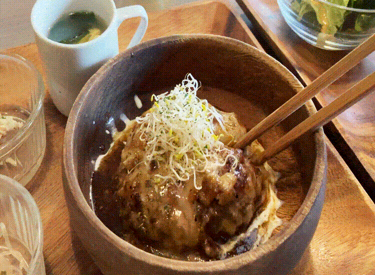 Alley Cafe(アリーカフェ)の自家製照り焼きチーズのせハンバーグ 動画
