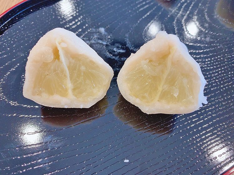  覚王山フルーツ大福弁才天の推奨ぼたんの断面