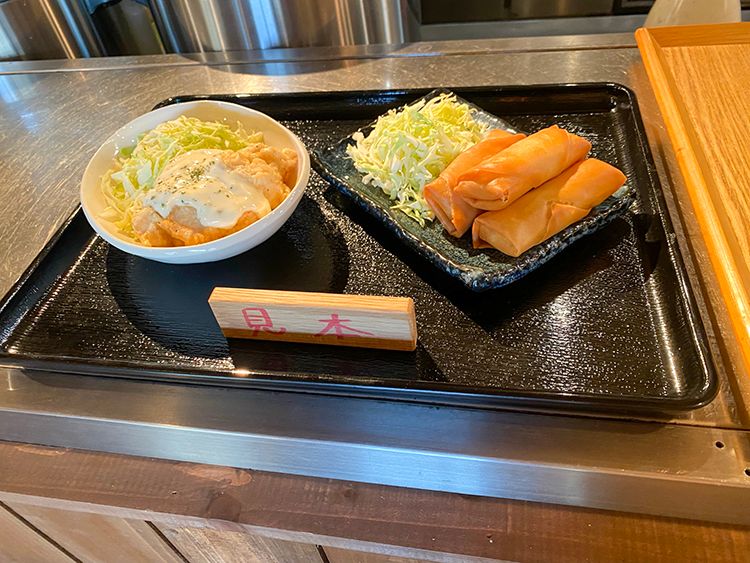 うしとら食堂のご飯見本