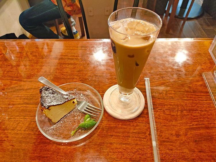 西荻カリー ろんぐとーんのアイスチャイ