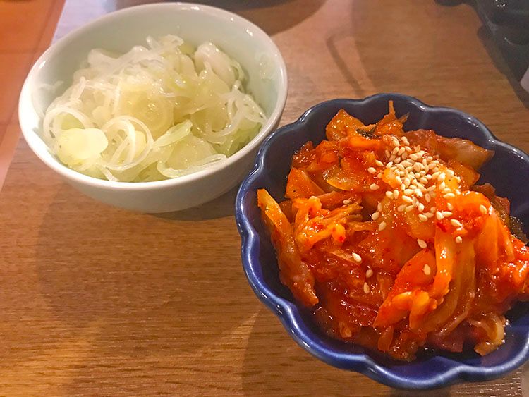 吉祥寺ホルモンのキムチとネギバカ
