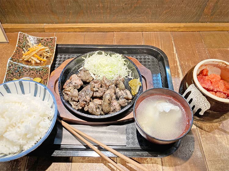 とり吉の炭火炙り焼き定食