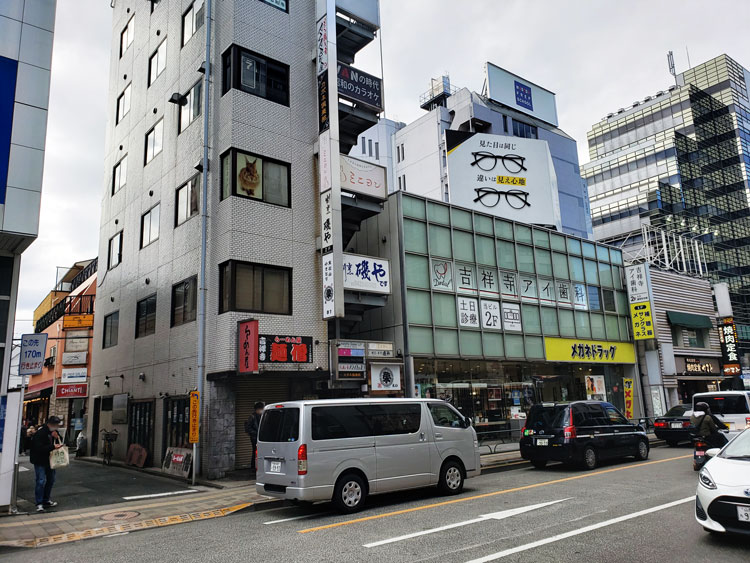 丸井吉祥寺店がある大通り