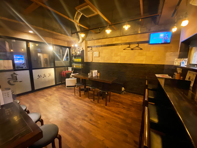 「鳥武」の店内