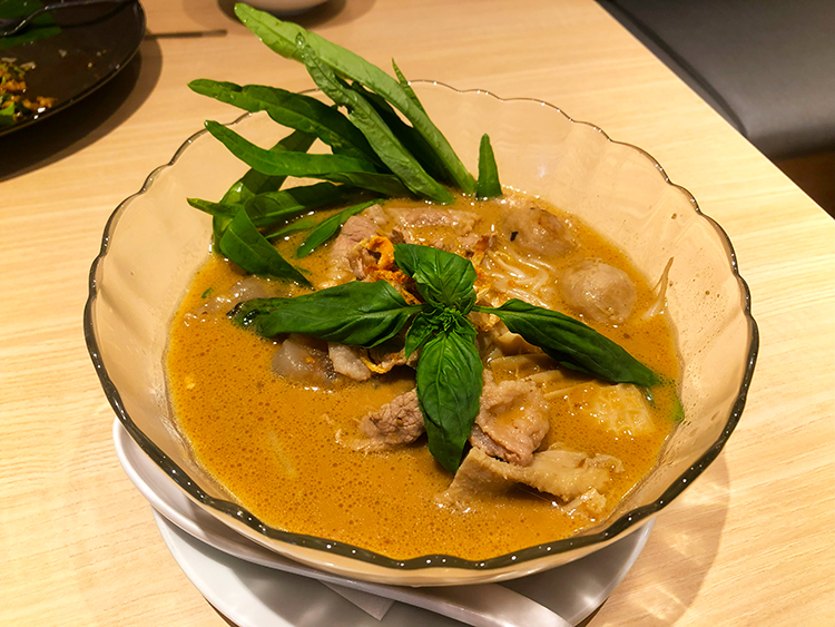 ヨキヒ吉祥寺の「SIAM SMITH」のビーフヌードル