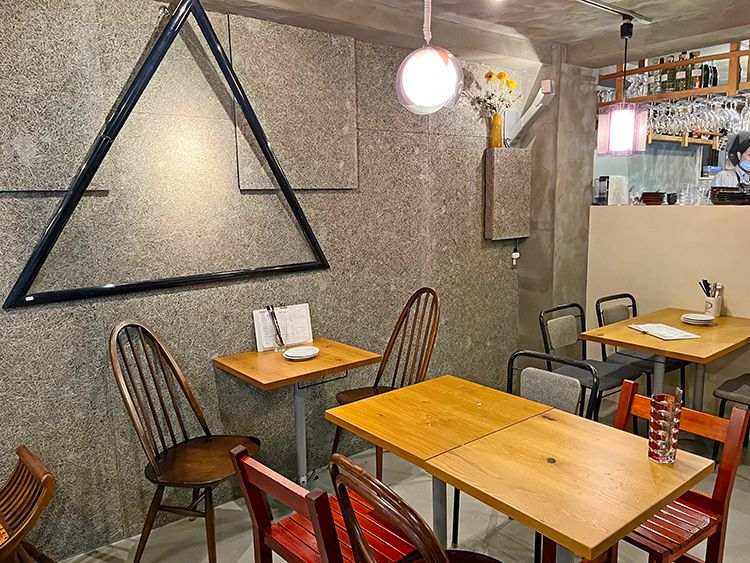 呑楽Neko(ノラネコ)の店内