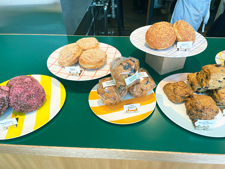 「SUNDAY VEGAN」のドーナッツ