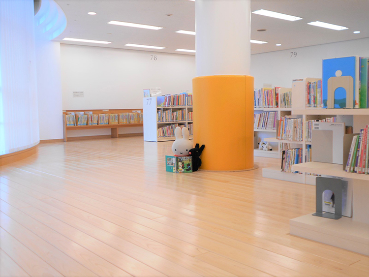 武蔵野市立吉祥寺図書館の入り口