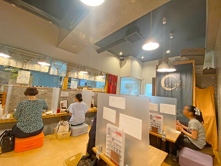 十色の店内