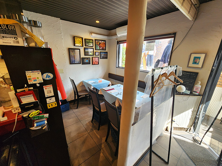 「ACCOGLIENTE 」の「ACCOGLIENTE 」の店内