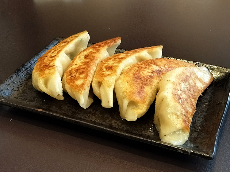 「龍華」の餃子