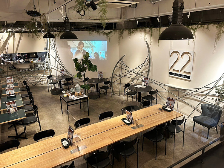 「CAFE&WEDDING22」の店内