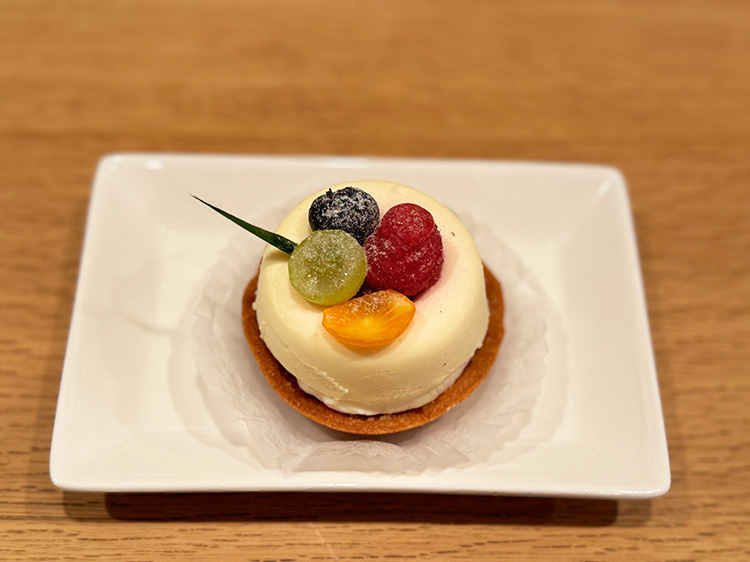「タルト専門店 Anglaise」のレアチーズのタルト