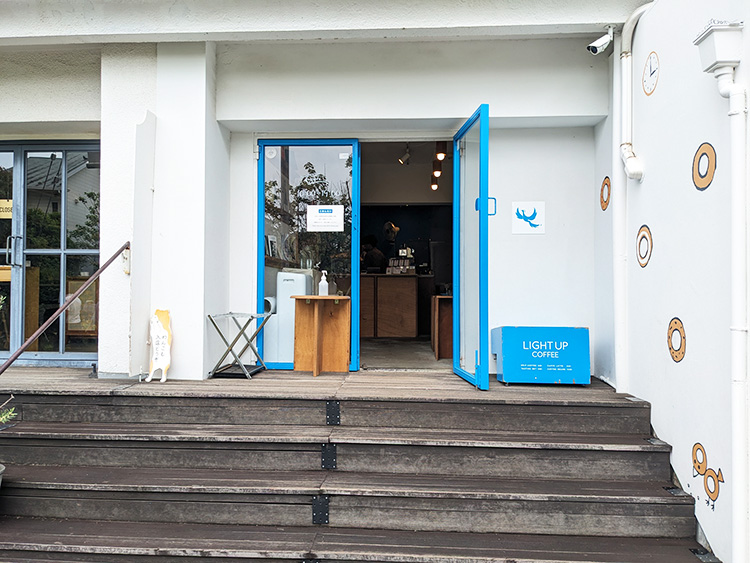 「LIGHT UP COFFEE 吉祥寺店」の外観