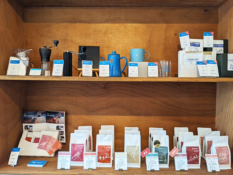 「LIGHT UP COFFEE 吉祥寺店」の商品棚