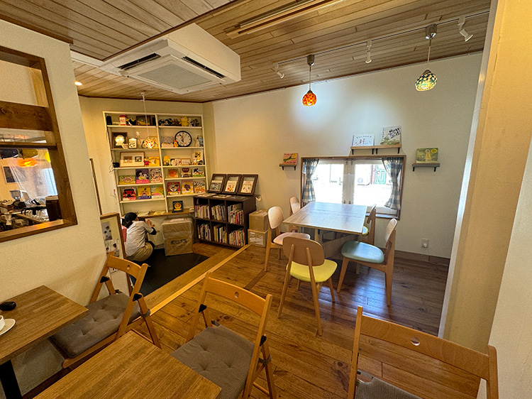 「ムッチーズカフェ」の店内