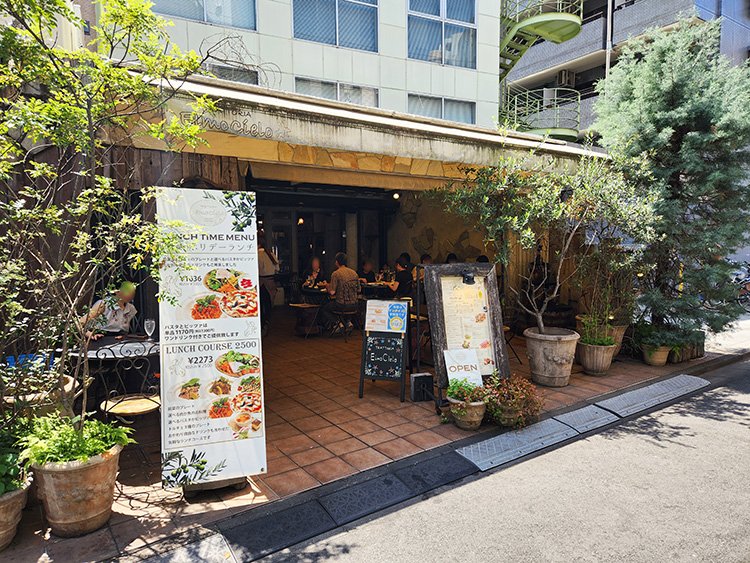 「TRATTORIA ElmoCielo」の外観