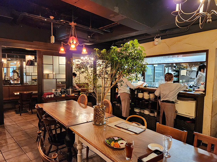 「TRATTORIA ElmoCielo」の店内