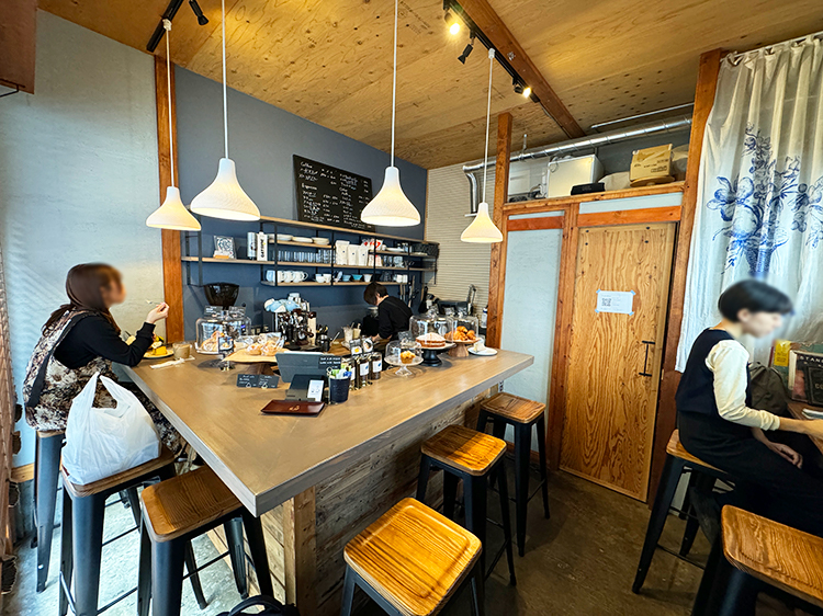 「connect coffee＆bake（コネクト）」の店内