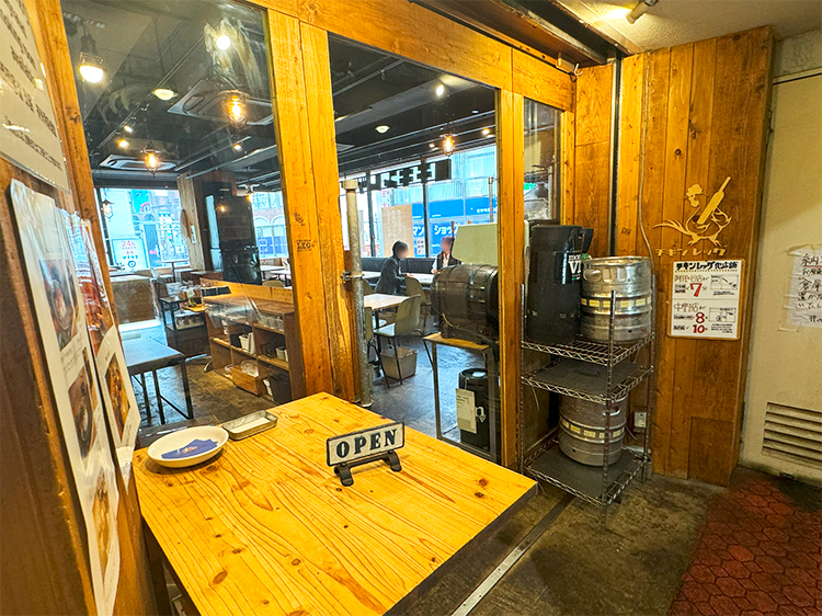 「チキンレッグ 吉祥寺店」入口