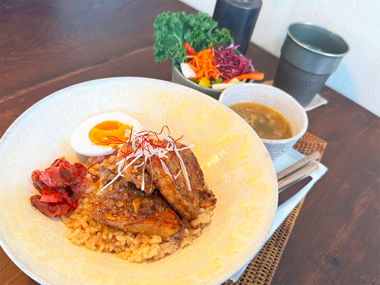 「囍茶東京」選べる台湾茶のランチセット~魯肉飯(ルーローハン)~