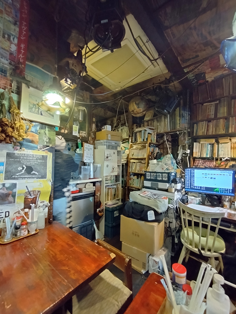 「はんばあぐはうす ぐずぐず」の店内