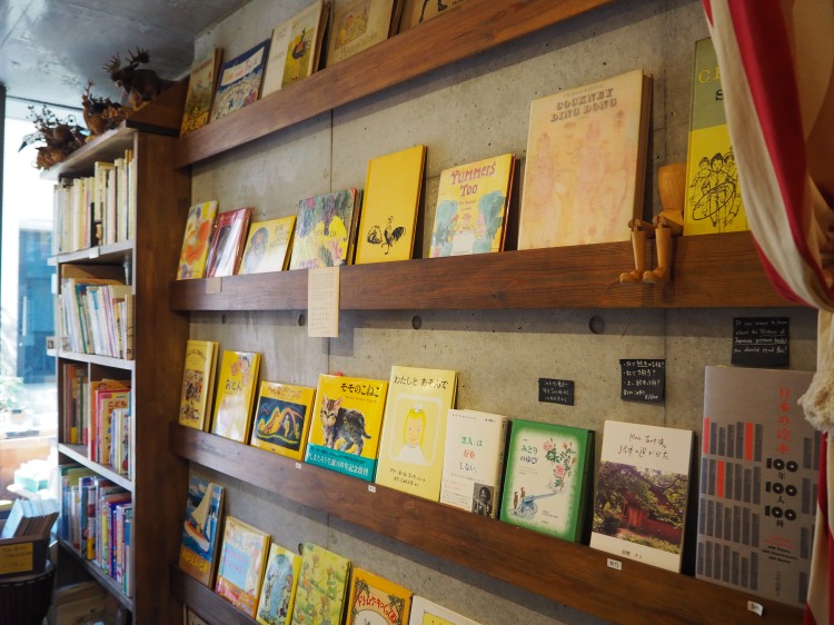 メインテントの店内