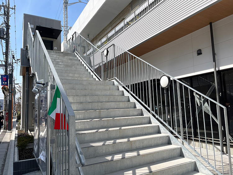 「DACCI mar de italia」への階段