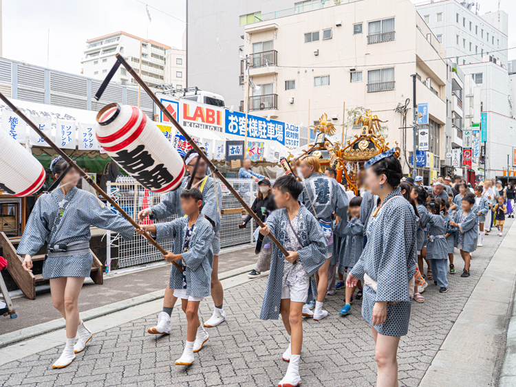 吉祥寺秋まつりの子どもみこし