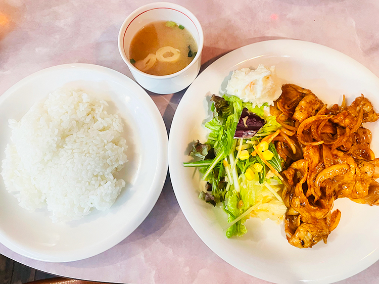 「MUKU」ポークみそ炒めランチ