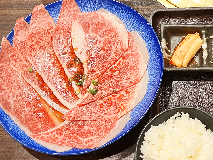 「焼肉 道盛」黒毛和牛肩ロース肉