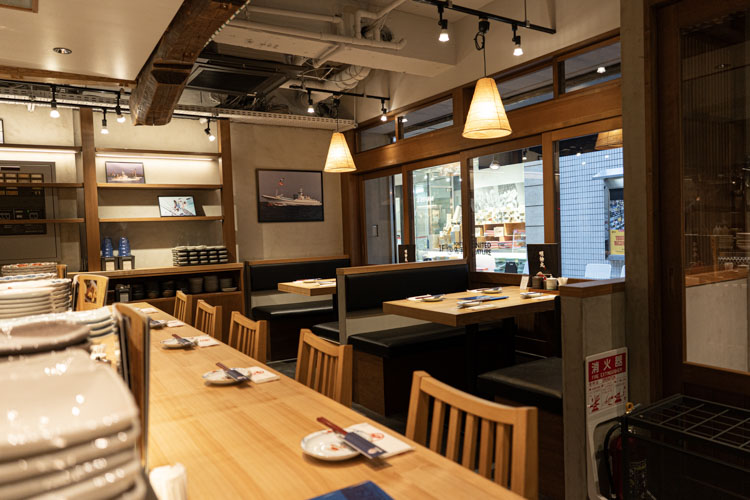 「明神丸 吉祥寺店」の店内