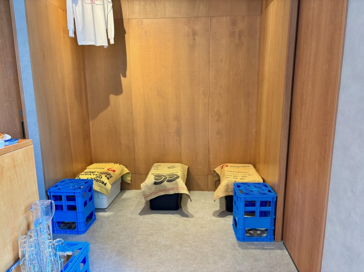 andoh coffeeの店内